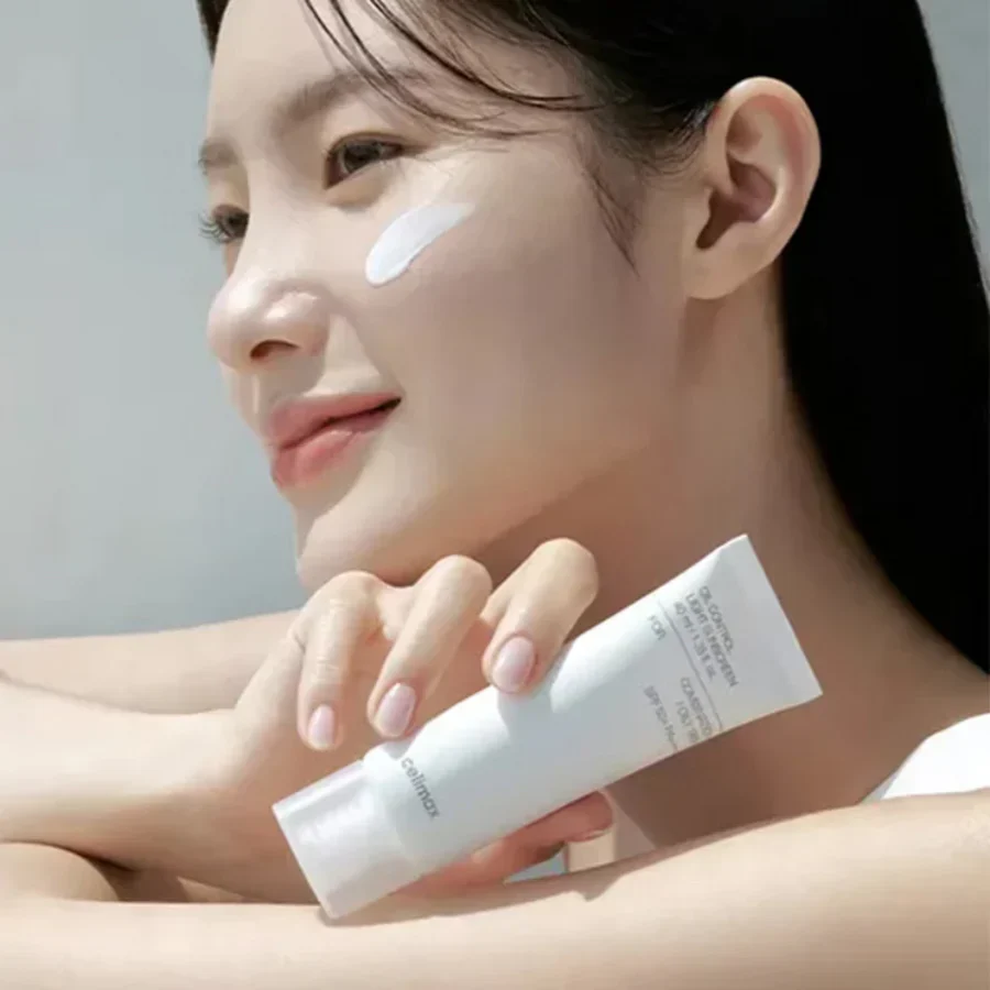 Oil Control Light Sunscreen SPF 50+ PA++++ [40ml] - Image 3