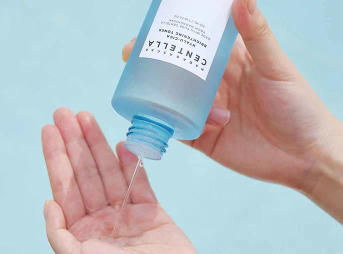 Madagascar Centella Hyalu-Cica Brightening Toner [210ml] - Image 2