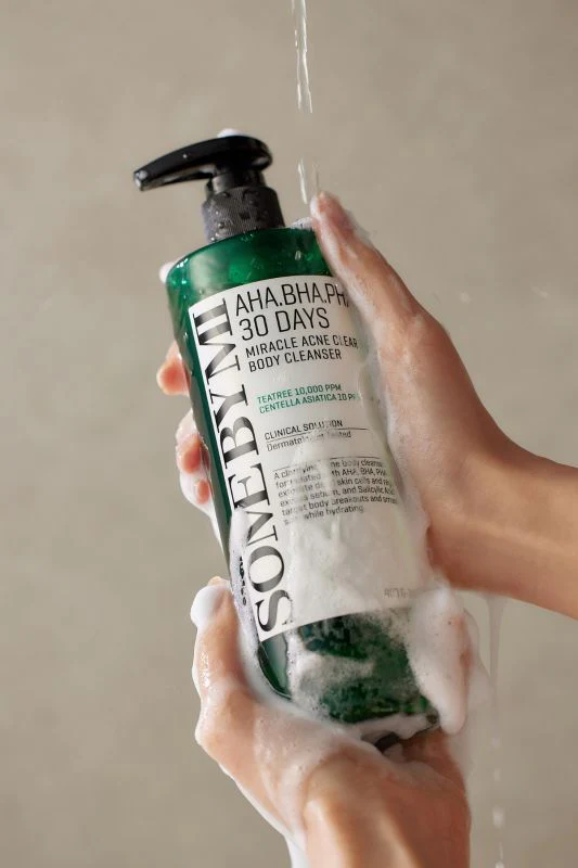 AHA-BHA-PHA 30 Days Miracle Acne Body Cleanser [400ml] - Image 2